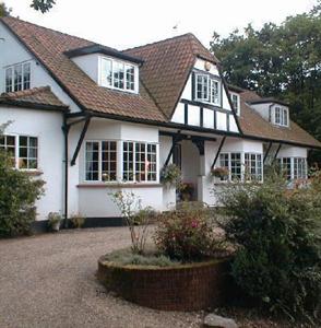 Oaklands Manor