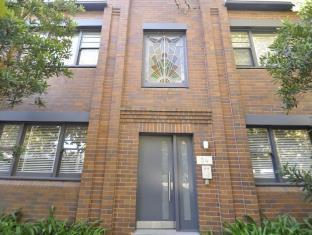 Randwick Self-Contained Modern Two-Bedroom Apartment 134HG