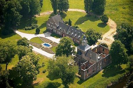 Schlossruine Hertefeld Hotel Weeze