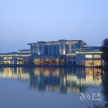 Lakeside Jianguo Hotel