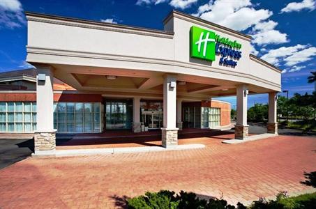 Holiday Inn Express Hotel & Suites Toronto Mississauga