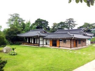 Gyeongbokgung Pension