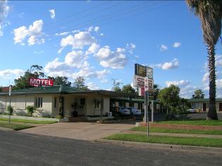 Starline Motor Inn Miles