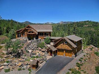 RedAwning Glacier Lodge