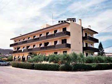 Kamari Hotel