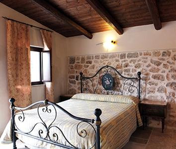 Trullo Del Melograno Bed and Breakfast Castellana Grotte