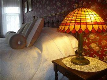 The Munroe Inn Bed and Breakfast