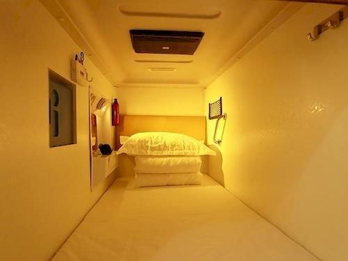 Shangjian Capsule Hostel