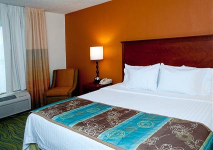 Fairfield Inn Marriott Cross Creek Mall