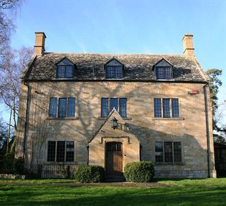Collin Country House Broadway