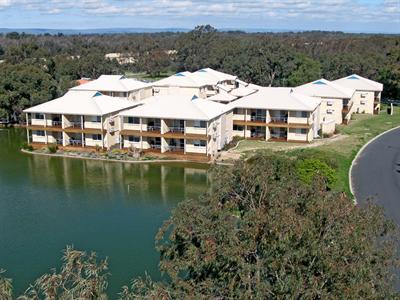 Lakeside Holiday Apartments South Yunderup