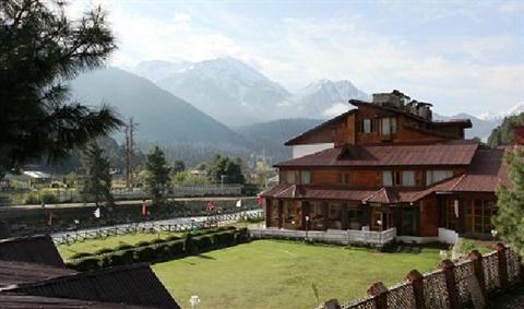 Hotel Senator Pine-n-Peak Pahalgam