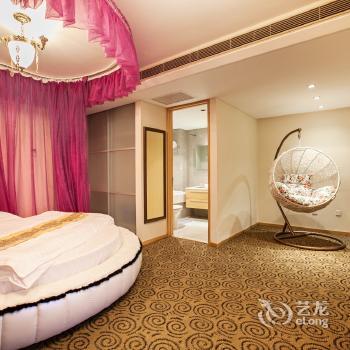 Beijing Shiyu Roundbed Theme Apartment Chaoyang