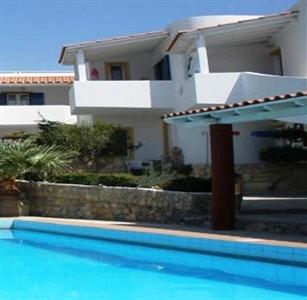 Eleni's Apartments