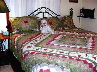 Olde Holiday Inn Bed & Breakfast