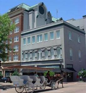 Natchez Eola Hotel