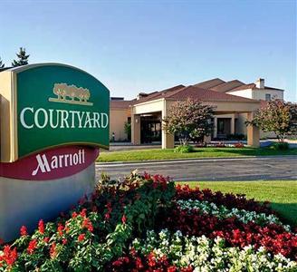 Courtyard Chicago Waukegan Gurnee