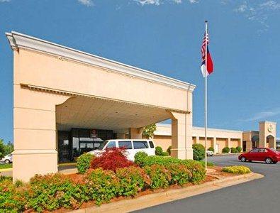 Clarion Hotel Greensboro Airport