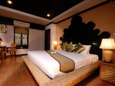 Golden Pine Beach Resort And Spa Pranburi