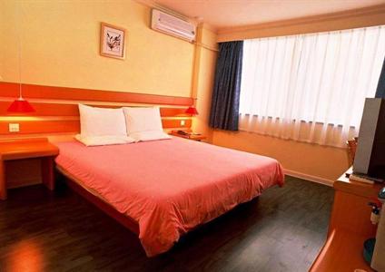 Home Inn Dandong Jiangcheng Street