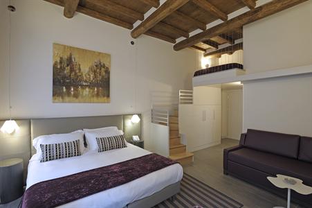 Trevi Palace Luxury Apartments