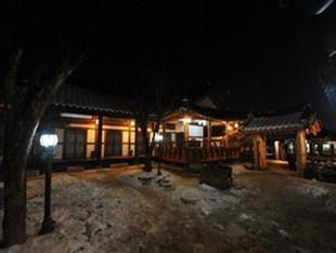 Baekryun Village Hanok Guesthouse