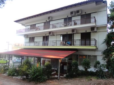 Chris Apartments Metamorfosi