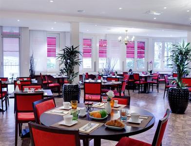 Best Western Villa Henri IV Saint-Cloud (France)