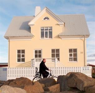 The Little Guesthouse By the Ocean