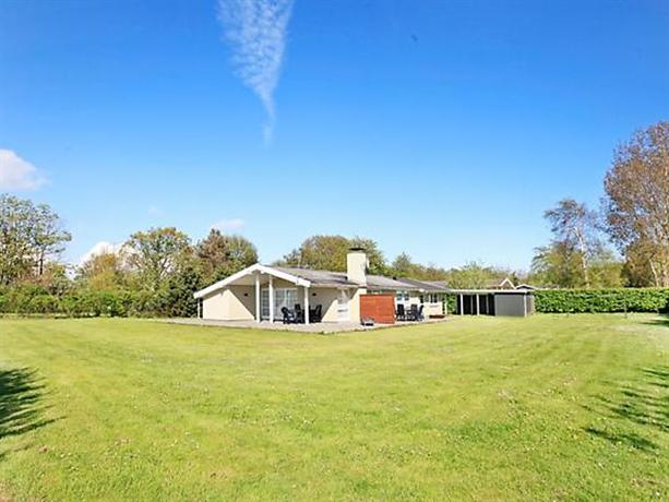 Four-Bedroom Holiday home in Tranekaer 3