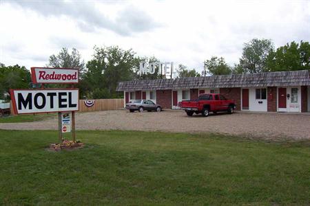 Redwood Motel Wasta