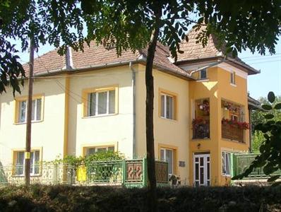 Gyongyvirag Vendeghaz