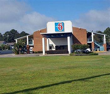 Motel 6 Dothan