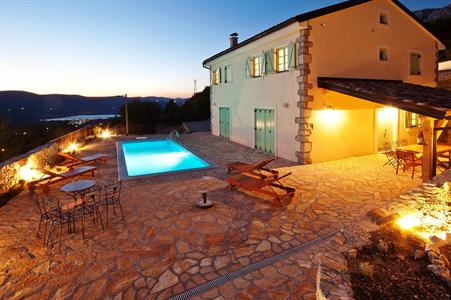 Villa Castra