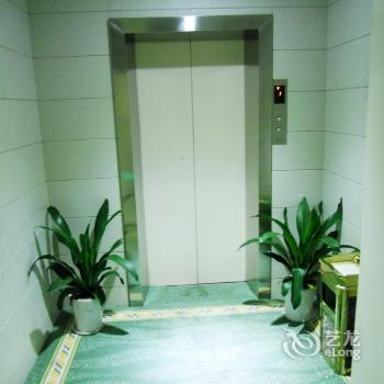 GreenTree Inn Nanchang Qingshan Road Express Hotel