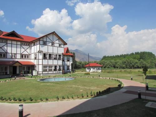 Hotel Pine Spring Srinagar Nowgam