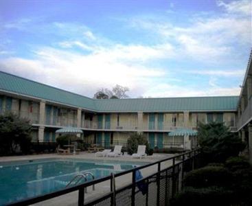 Bossier Inn and Suites