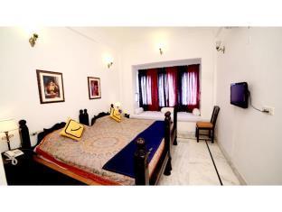 Vista Rooms at Kalash Marg