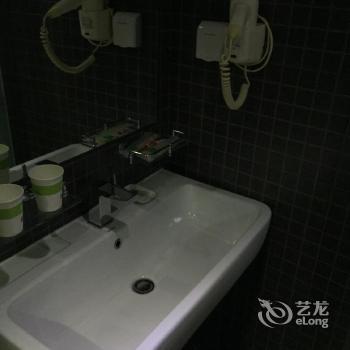 Motel 168 - Nanjing Road Shanghai People's Square