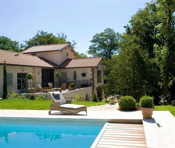 Les Hautes Bruyeres Bed & Breakfast Ecully