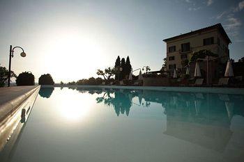 Villa Curina Resort