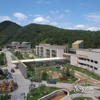 Jingzhong Mountain Wansong Resort - Tangshan