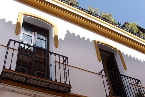 Triana Backpackers