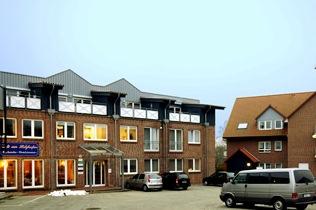 Cafe and Hotel am Holzhafen