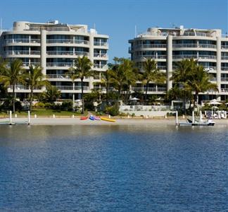 Noosa Pacific Riverfront Resort