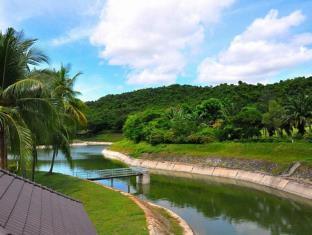 The Tamarind Lake Villa