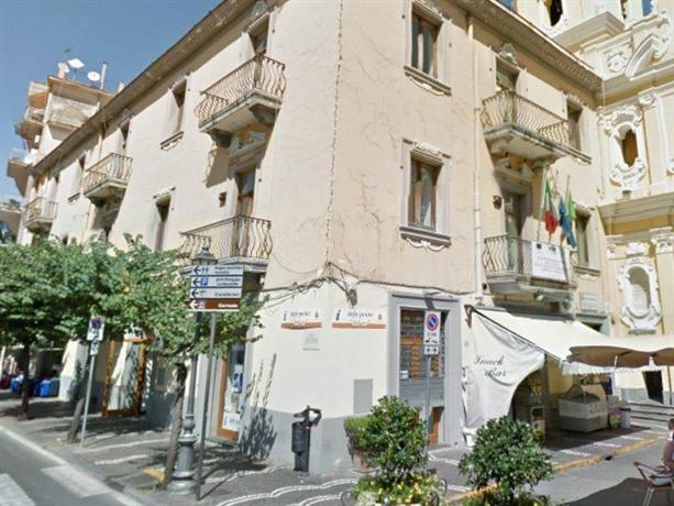 Piazza Tasso B&B