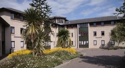 Fraser Court - Self Catering Flats