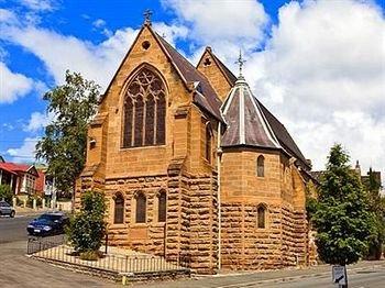 Pendragon Hall Bed & Breakfast Hobart