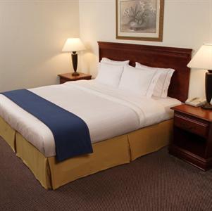 Holiday Inn Express Hotel & Suites Monroe